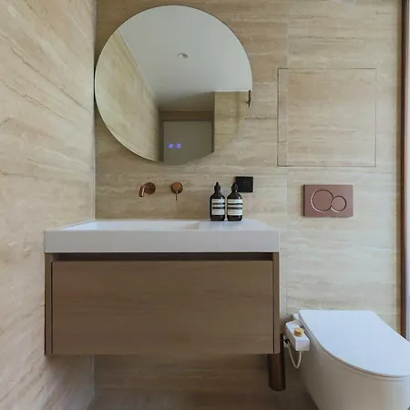 Magnificent -1br-4p- Canal Saint-martin Apartment